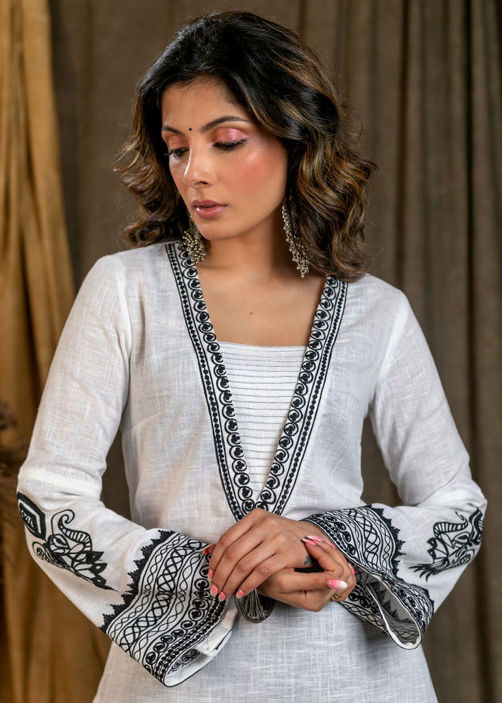 Twara White stripes & dotted strip designs printed 3/4th sleeve cotton  straight-cut kurti